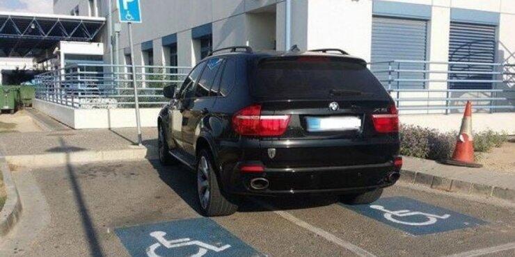 Πρόταση:Παρκάρεις σε χώρο αναπήρων; 1000 ευρώ και ρυμούλκηση 