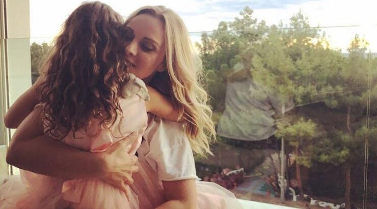 Πέγκυ Ζήνα: "Εχω ακούσει την κόρη μου να τραγουδάει Θεοδωράκη" [βίντεο]