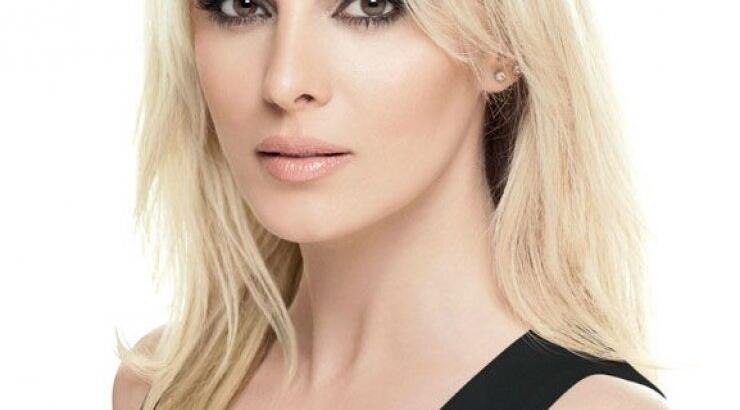 Πέγκυ Ζήνα live στο Makronissos Beach Bar!