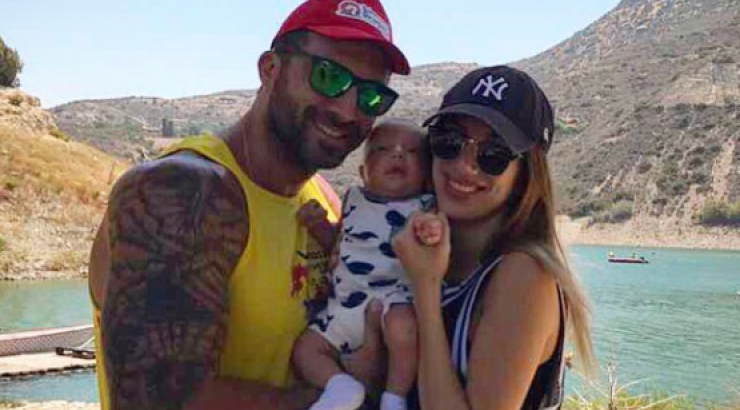 Κυριάκος Πελεκάνος – Τατιάνα Ησαϊα: Καλοκαιρινές βουτιές με τον γιο τους!