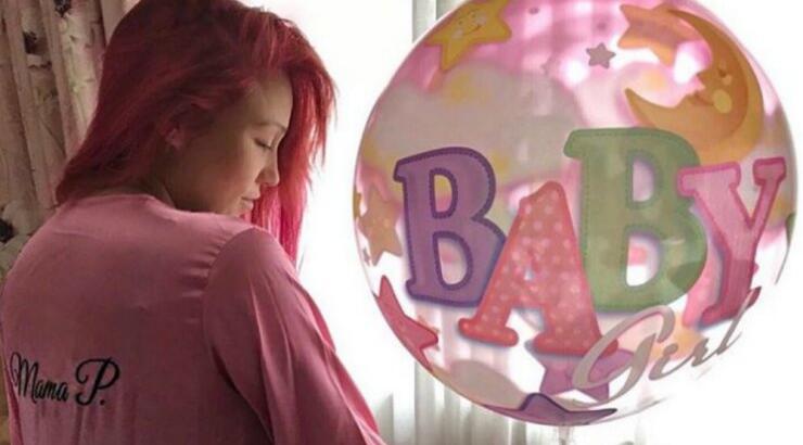 Η πιο τρυφερή εικόνα που πόσταρε μέχρι στιγμής η Πηνελόπη Αναστασοπούλου αγκαλιά με τη νεογέννητη κόρη της!