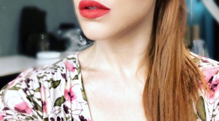 Είδαμε για πρώτη φορά την Πηνελόπη Αναστασοπούλου να χαϊδεύει τη φουσκωμένη της κοιλίτσα!