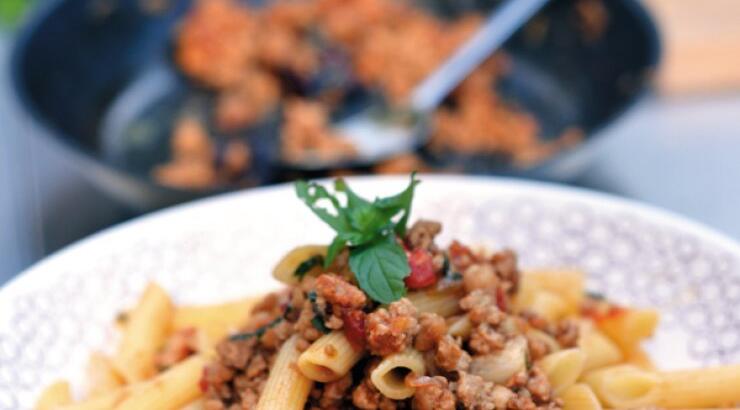 Πέννες µε κιµά, δαµάσκηνο και καπνιστή πάπρικα