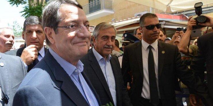 Θέατρο θα παρακολουθήσουν μαζί Αναστασιάδης-Ακιντζί 