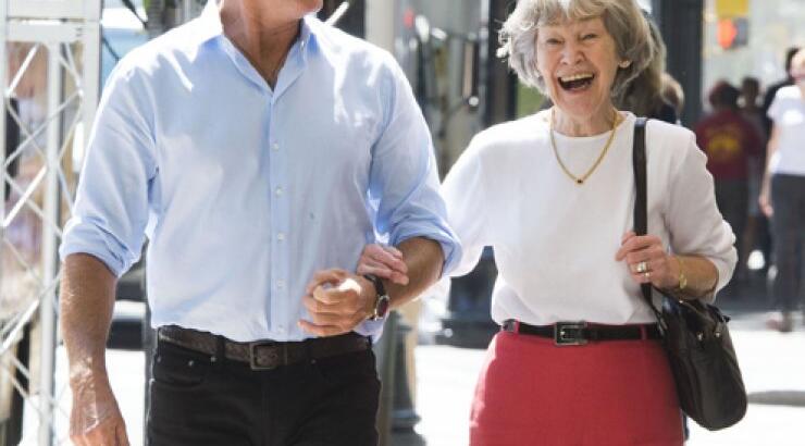 Pierce Brosnan: Ευτυχισμένος μαζί με τη μητέρα του [εικόνες]