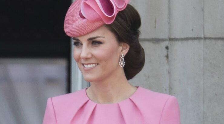 Βρήκαμε το ιδανικό φόρεμα για τις εμφανίσεις σου στους γάμους του καλοκαιριού