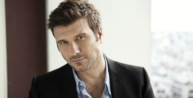 Ο Γιάννης Πλούταρχος στο Pavilion