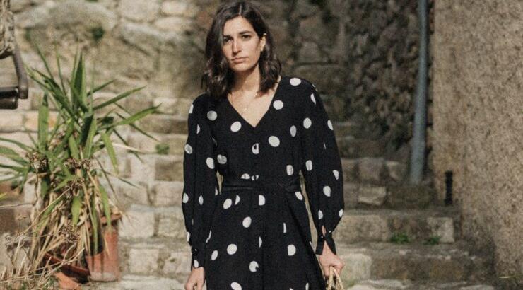 Φόρεσε το πουά φόρεμα με retro αέρα