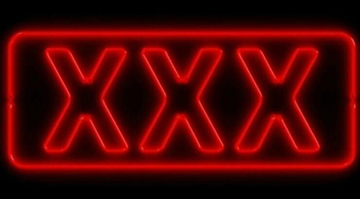 Το πρώτο γυναικείο πορνοπεριοδικό είναι γεγονός! 