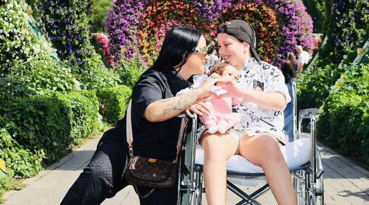 Χάρις Πότσου: Η συγκινητική έκπληξη στην κόρη της μόλις έφτασαν στην Κύπρο από το Abu Dhabi [εικόνες & βίντεο] 