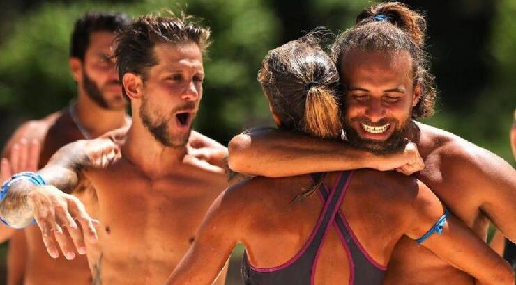 Έξαλλοι πανηγυρισμοί για τον Μάριο Πρίαμο – Έφερε τον τελευταίο πόντο στους “Μπλε” και αποθεώθηκε 