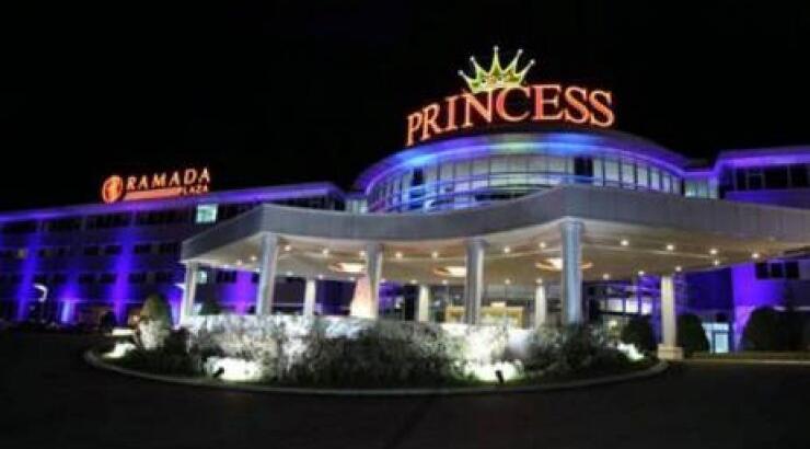 Αυτοί είναι οι Έλληνες τραγουδιστές που τραγούδησαν στα Σκόπια