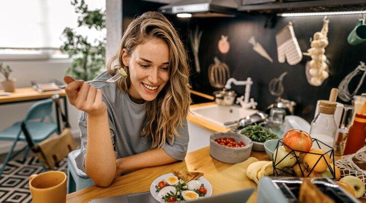 Οι λόγοι που δεν πρέπει να παραλείπεις το πρωινό από τη διατροφική σου ρουτίνα