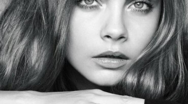 Η Cara Delevingne σου δείχνει τι μπορείς να φορέσεις τις ζεστές μέρες του φθινοπώρου  