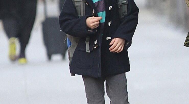 Η μαμά του είναι διάσημη ηθοποιός. Ποια είναι; 