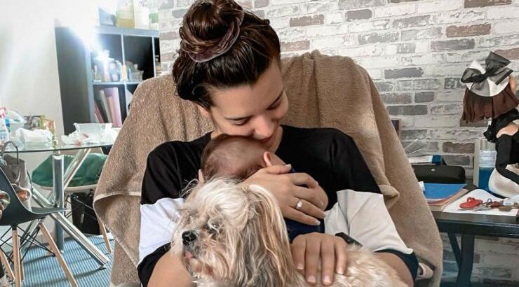 Νικολέττα Ράλλη: Θηλάζει την κόρη της στο instagram [εικόνα]