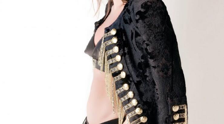 Ραμόνα Φίλιπ: Δείτε τη ντυμένη James Bond [εικόνες]