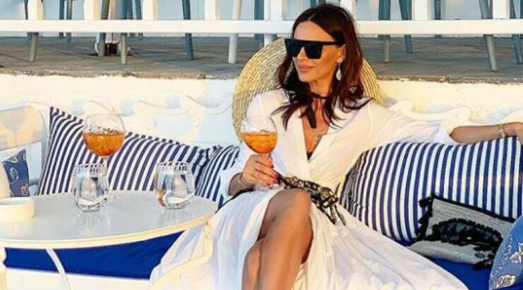 Ramona Filip: Βρήκαμε το αξεσουάρ που επιλέγει για τις εικόνες της στο instagram και στοιχίζει 18 ευρώ! 