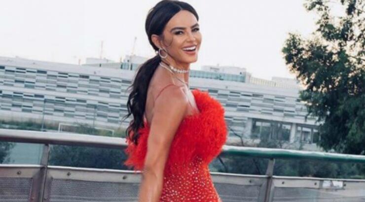 Ραμόνα Φίλιπ: Σου δείχνει πως να φορέσεις το πιο basic κομμάτι της γυναικείας γκαρνταρόμπας και να δείχνεις στιλάτη