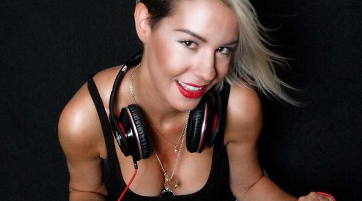 Η Ράνια Κωστάκη για μια βραδιά στο Café Mercedes