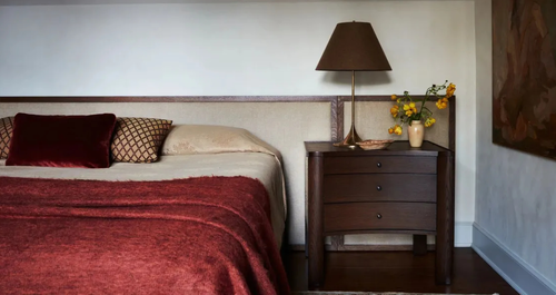 Αυτή η… φλογερή και σέξι απόχρωση είναι το νέο ”It” χρώμα τα κλινοσκεπάσματα