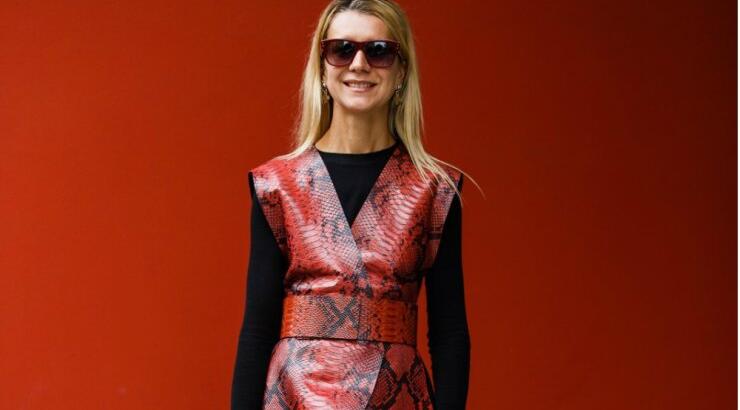 Επίλεξε snakeskin σε κόκκινο χρώμα για stylish εμφανίσεις