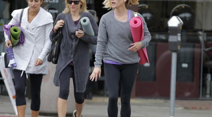 Φίλες, διάσημες και λάτρεις της yoga [φωτογραφίες]