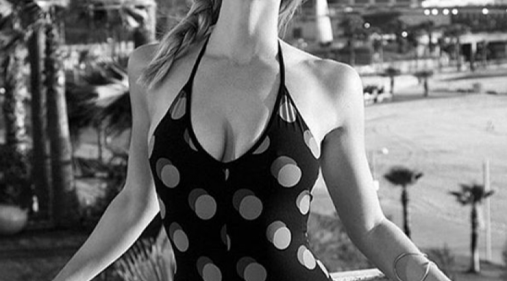 Bar Refaeli: Έγινε για πρώτη φορά μανούλα!