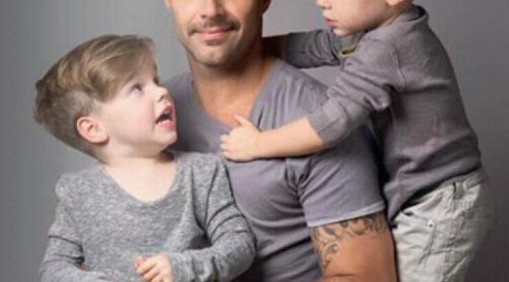 Γιος Ricky Martin: Μπαμπά, εγώ ήμουν στην κοιλιά σου;