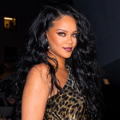 Rihanna: Eπέστρεψε στο σπίτι των παιδικών της χρόνων με τα τρία παιδιά της