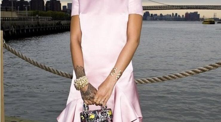 H Rihanna είναι το κορίτσι του Dior