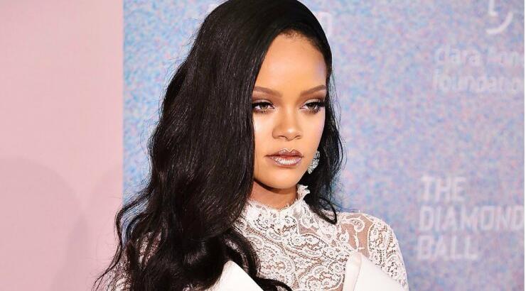 H Rihanna λανσάρει το δικό της luxury fashion brand σε συνεργασία με την LVMH