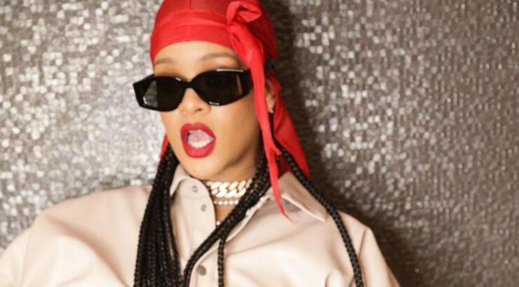 H Rihanna παρουσίασε τα νέα γυαλιά ηλίου Fenty μέσω instagram