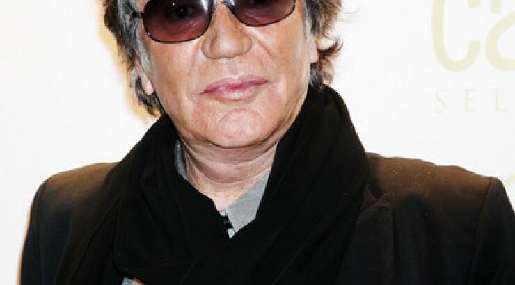 O Ρομπέρτο Καβάλι τα βάζει με τον Αρμάνι