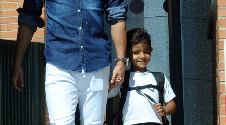 Ποσό καλός πατέρας είναι ο Christiano Ronaldo; [εικόνες]