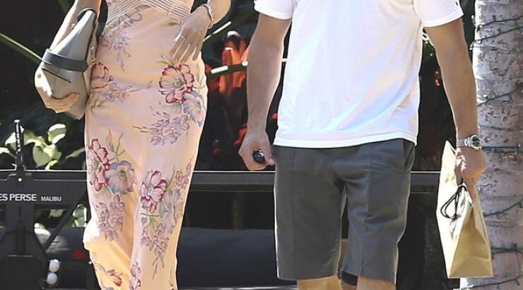 Rosie Huntington-Whiteley: Παντού με τον σύντροφό της [εικόνες]