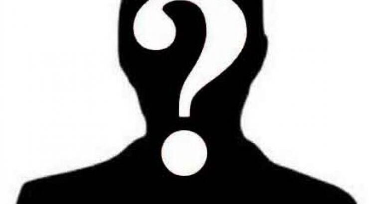 Ποιος γοητευτικός ηθοποιός περνάει μια δροσερή μέρα στα Πυργά;