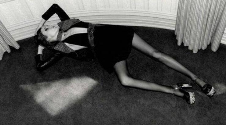  Saint Laurent: Η φωτογραφία που απαγορεύτηκε στη Μ. Βρετανία