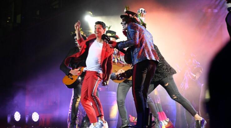 Σάκης Ρουβάς: Μίλησε πρώτη φορά για το νέο του τραγούδι και τη χθεσινοβραδινή έναρξη στα Super Music Awards