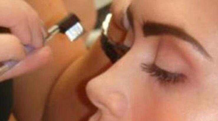 Μυστικό ομορφιάς: Το σαπούνι μπορεί να σου προσφέρει άψογα φρύδια