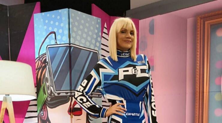 Αυτό κι αν δεν το περιμέναμε! Η Σάσα Σταμάτη με μαύρα μαλλιά! [εικόνες]