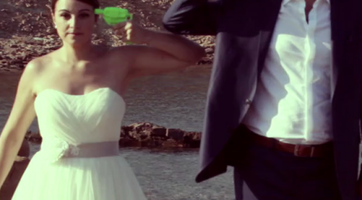 Ενα ζευγάρι νεονύμφων από τη Λήμνο έγινε viral στο διαδίκτυο [βίντεο]