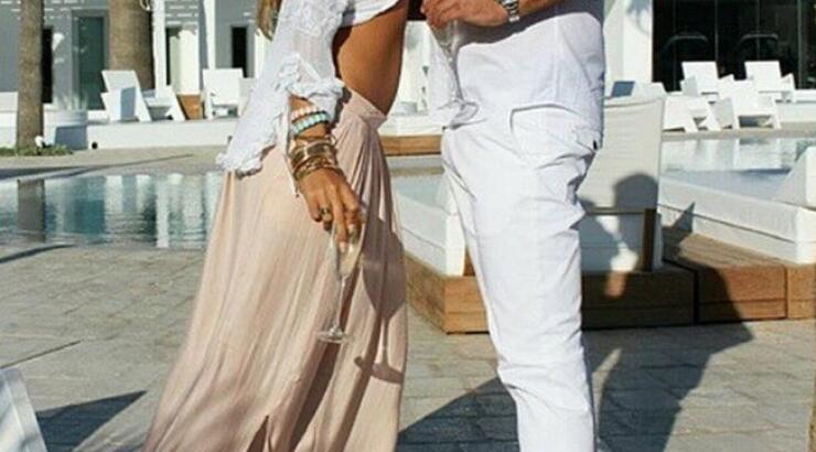 Το ζευγάρι της ελληνικής showbiz έκλεισε ένα χρόνο γάμου και δημοσίευσε αυτήν την τρυφερή φωτογραφία