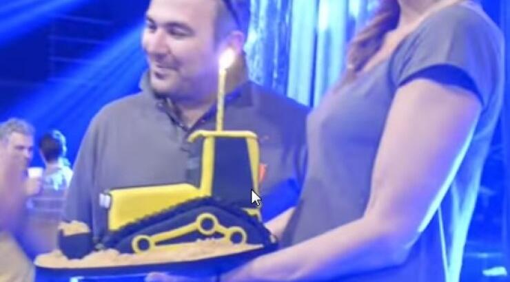 "The Voice": Τα γενέθλια του Ρέμου και η τούρτα έπληξη [βίντεο]