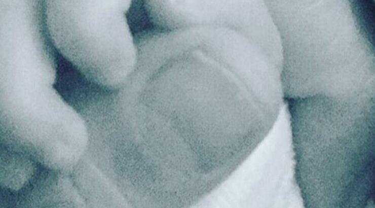 Ο Έλληνας ηθοποιός μας δείχνει πως περνάει στο σπίτι με το νεογέννητο γιο του