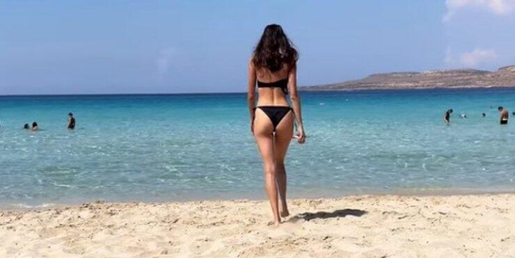 Kύπρια ηθοποιός αποκάλυψε με λεπτομέρειες πως έκανε σεξ σε μουσείο [βίντεο]