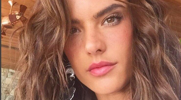 Αυτός είναι ο γνωστός Κύπριος που φωτογραφήθηκε με την Alessandra Ambrosio στη Μύκονο