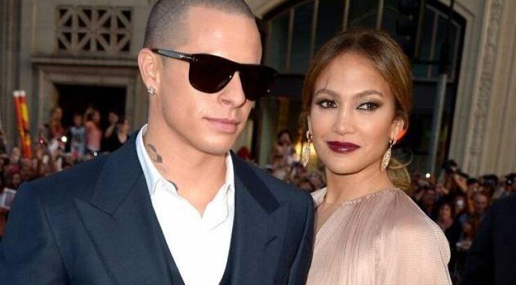 Διαψεύδει τις φήμες χωρισμού ο Casper Smart με την JLo