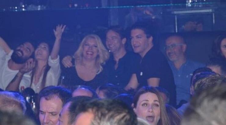 Μενεγάκη - Παντζόπουλος: Τo επίμαχο βίντεο με τα καυτά φιλιά τους στην έξοδό τους