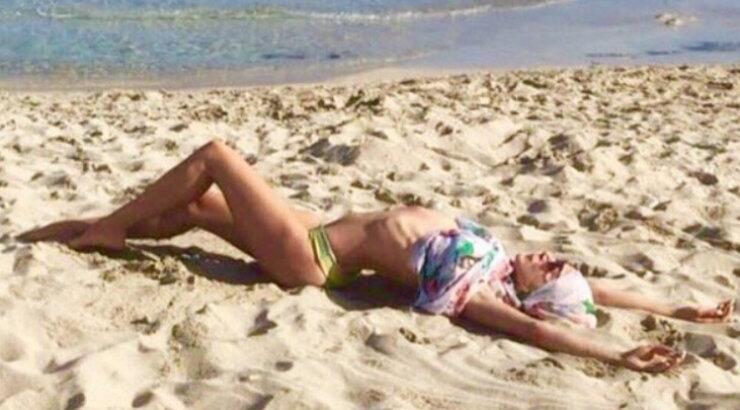 Επώνυμη Κύπρια ξεκίνησε τα μπάνια και εντυπωσίασε με τις σωματικές αναλογίες